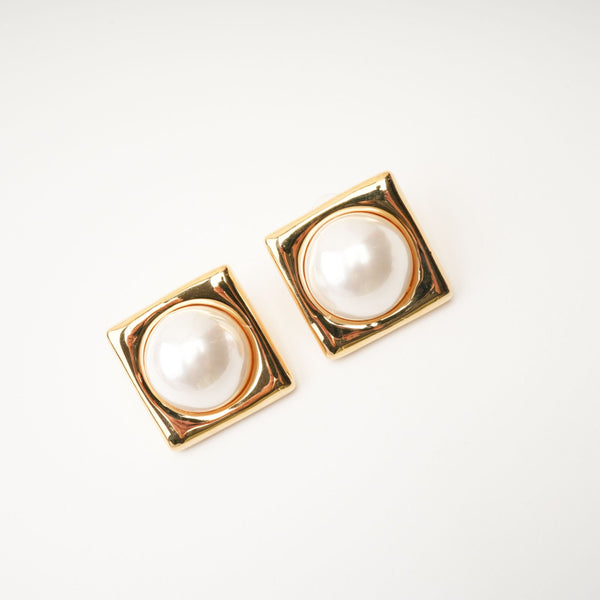 Vintage Pearl Stud Earrings with Gold Frame
