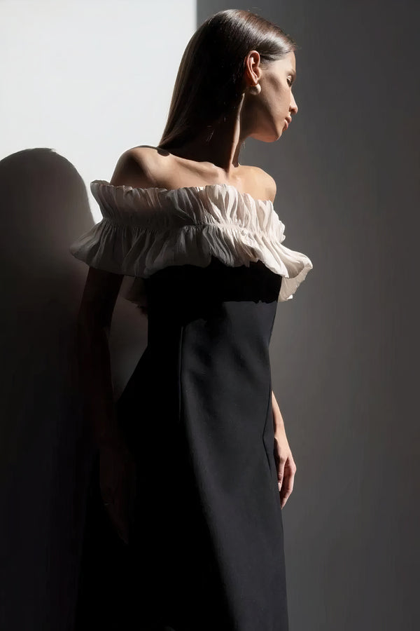 Robe midi noire à volants