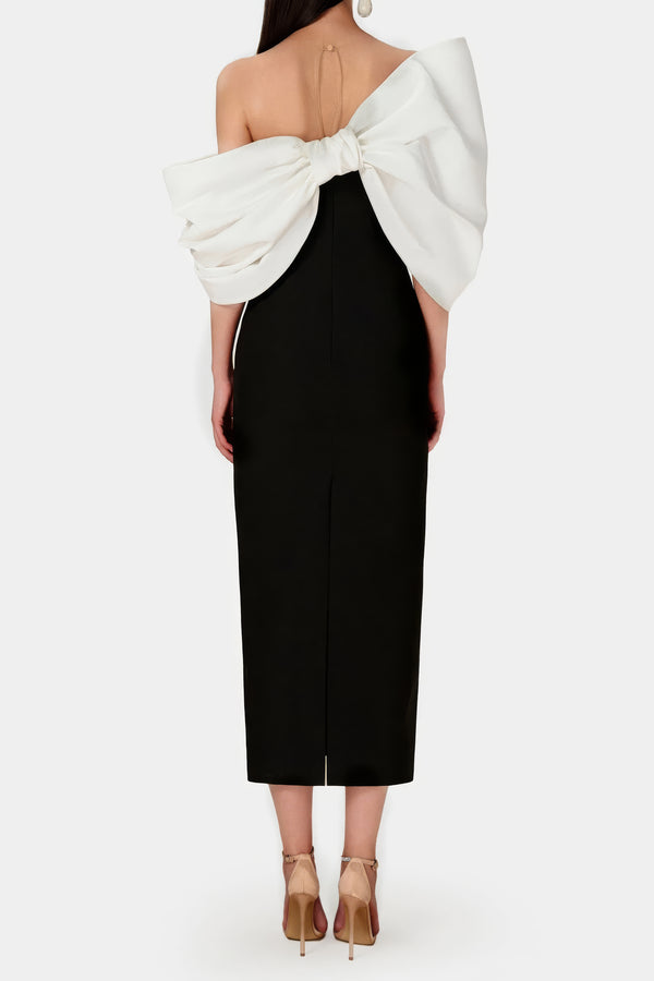 Robe midi noire sans bretelles avec nœud