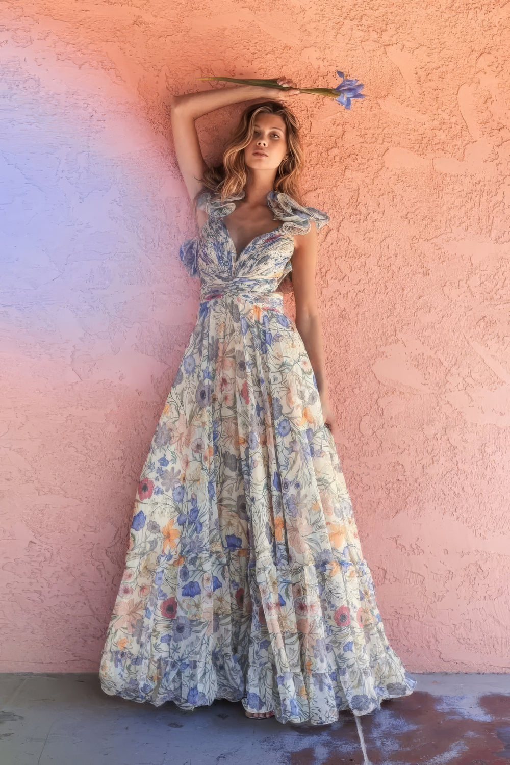 Robe en mousseline à lacets et dentelle florale