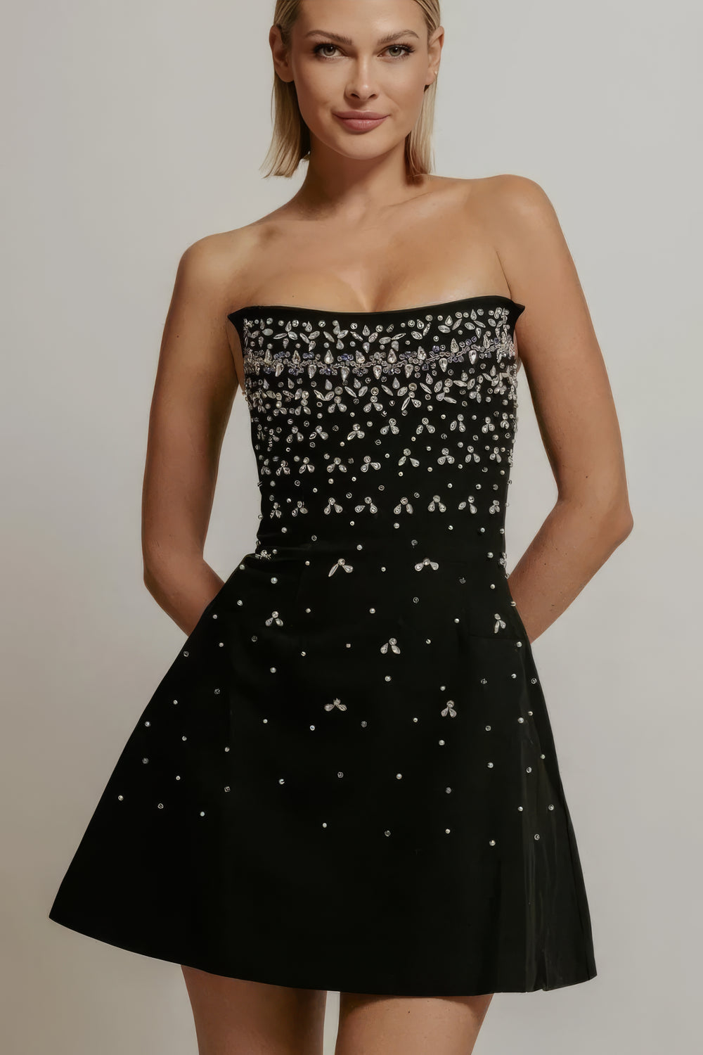 Robe Mini Noire en Cristal Sans Bretelles