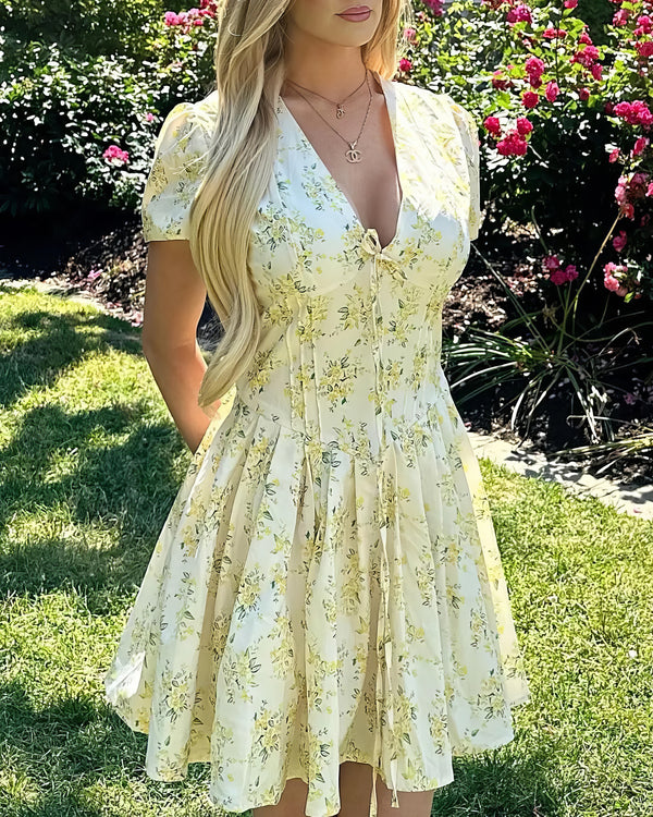 Robe mini jaune à manches bouffantes