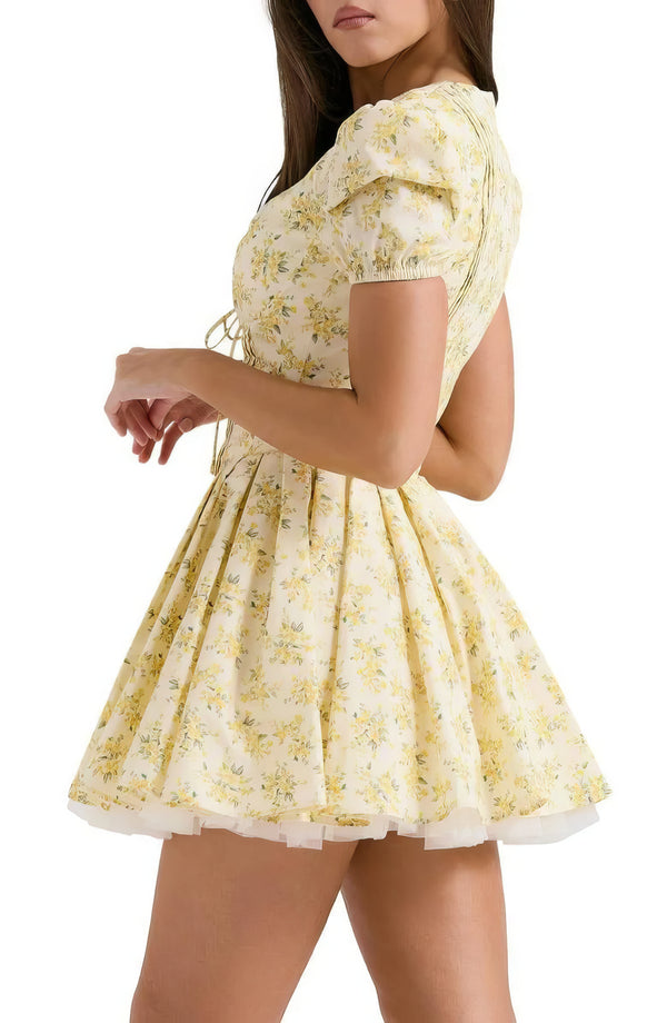 Robe mini jaune à manches bouffantes