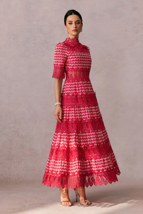 Robe midi en dentelle fuchsia