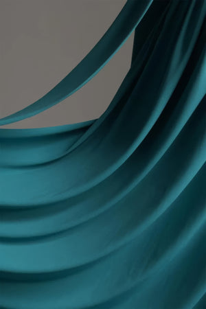 Petrolfarbenes Maxikleid mit Rosetten
