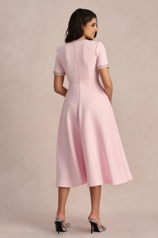 Weißes Midikleid mit verzierter Schleife
